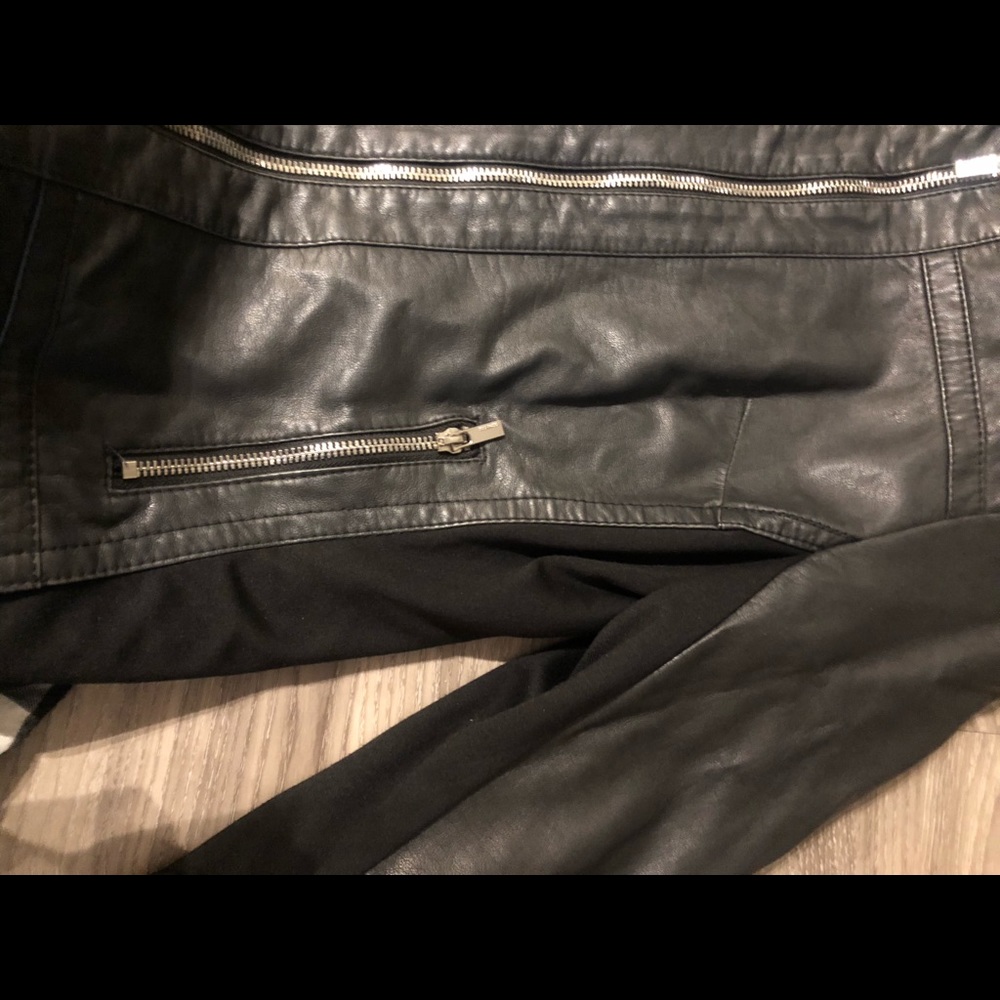 Leather jacket - Picture 3 of 4